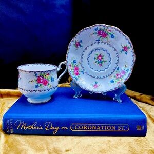 Royal Albert Petit Point teacup and saucer set, made of bone china